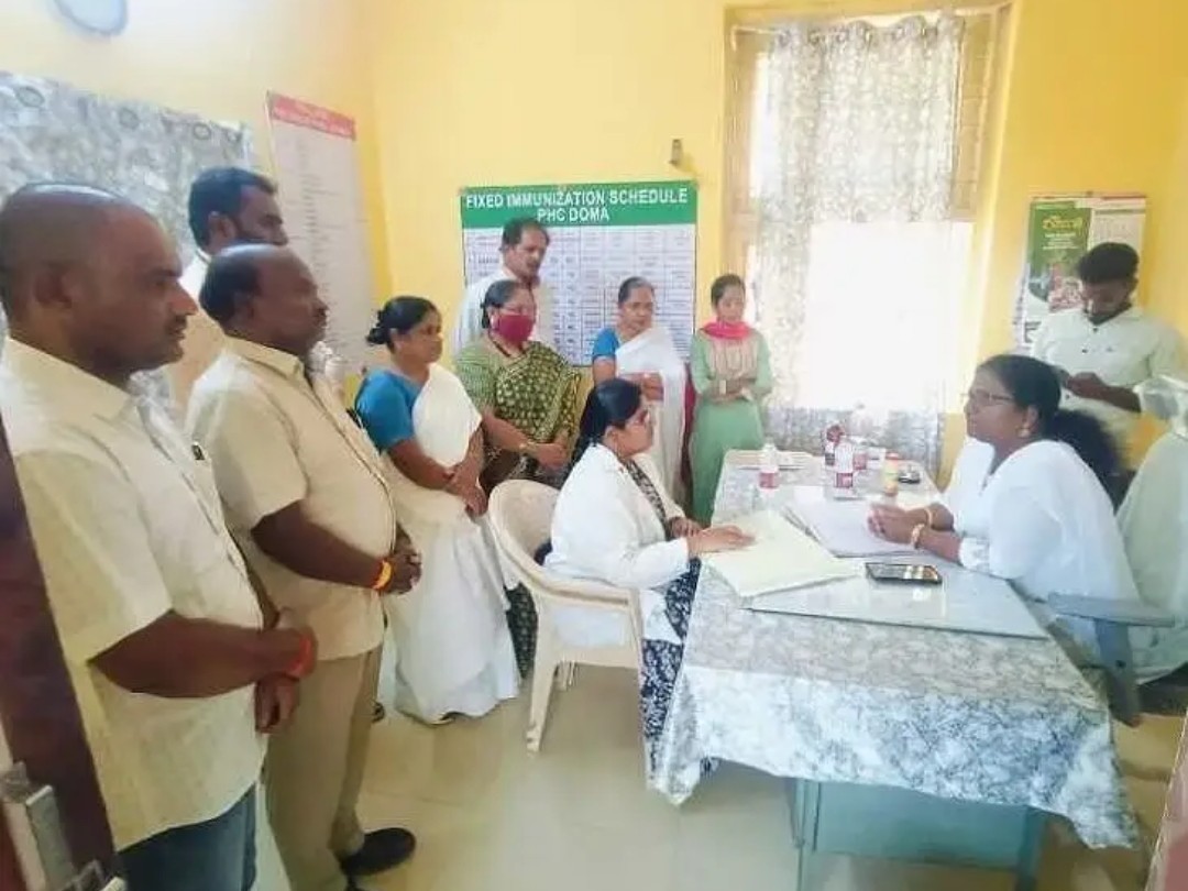 ప్రభుత్వ ఆసుపత్రిని ఆకస్మికంగా తనిఖీ చేసిన డీఎంహెచ్