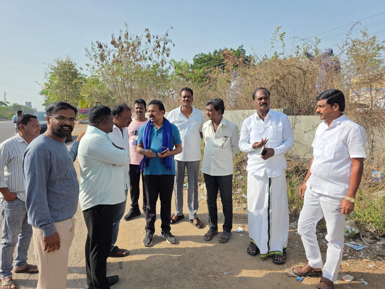 భూ సమస్య హామీని నిలుపుకున్న ఎమ్మెల్యే