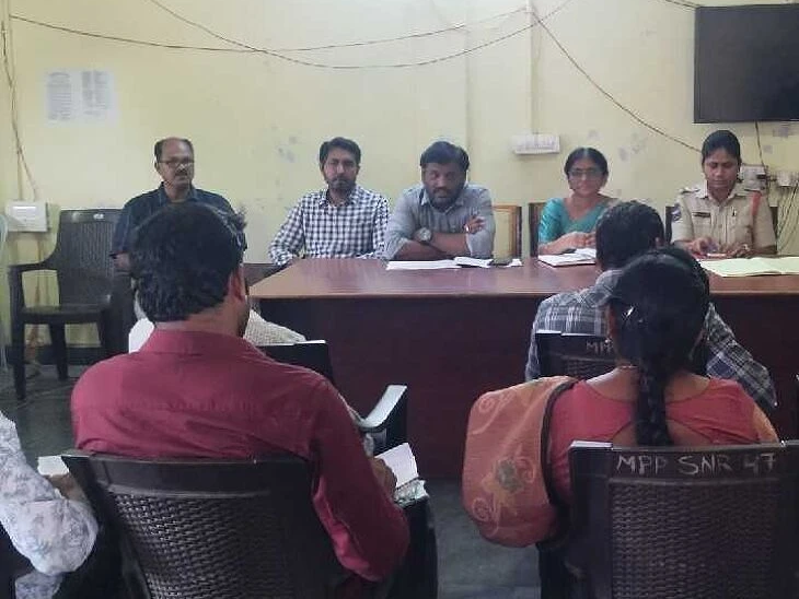 రహదారి భద్రతపై అధికారులకు అవగాహన