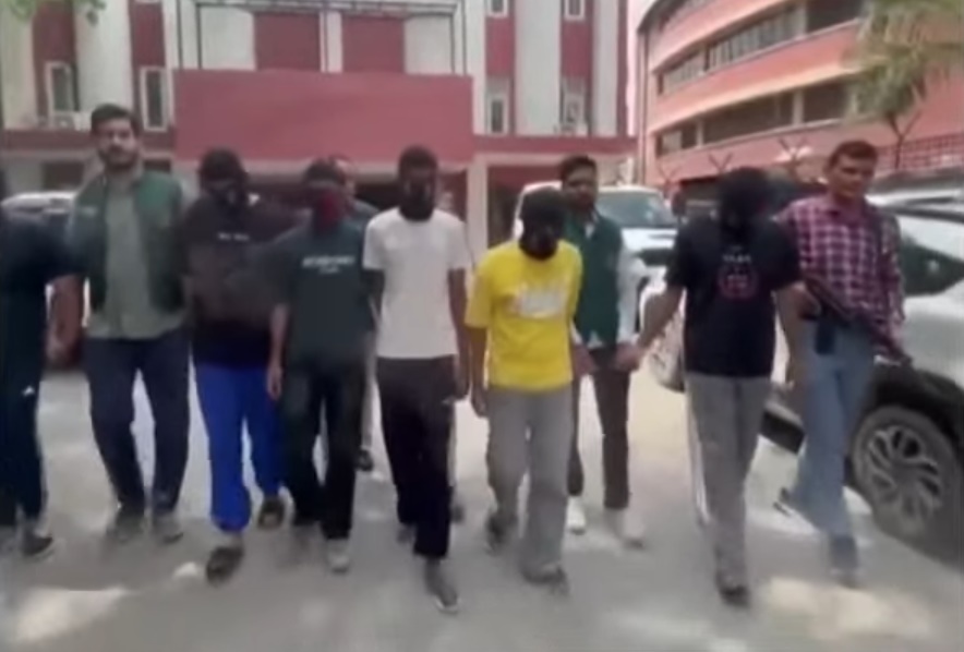 ఉగ్రకుట్ర భగ్నం.. 11 మంది అరెస్ట్