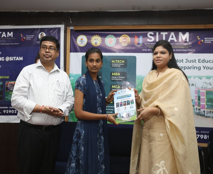 సీతంలో పోలిసెట్ విద్యార్థులకు స్టడీ మెటీరియల్ పంపిణీ