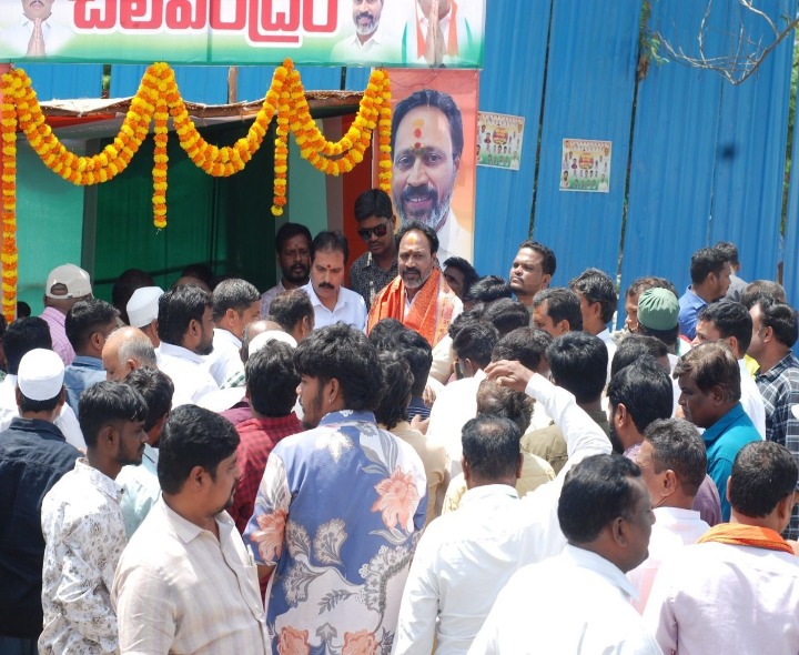 చలివేంద్రాన్ని ప్రారంభించిన జగదీశ్వర్ గౌడ్