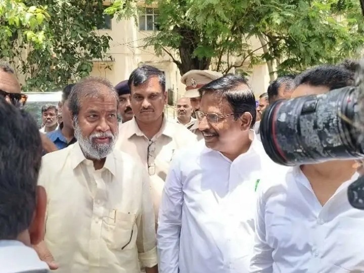 ఆసుపత్రిని వైద్యానికి కేంద్ర బిందువుగా మారుస్తాం: మంత్రి