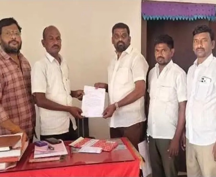 కల్తీ కల్లు విక్రయాలను అరికట్టండి: BRS కౌన్సిలర్లు