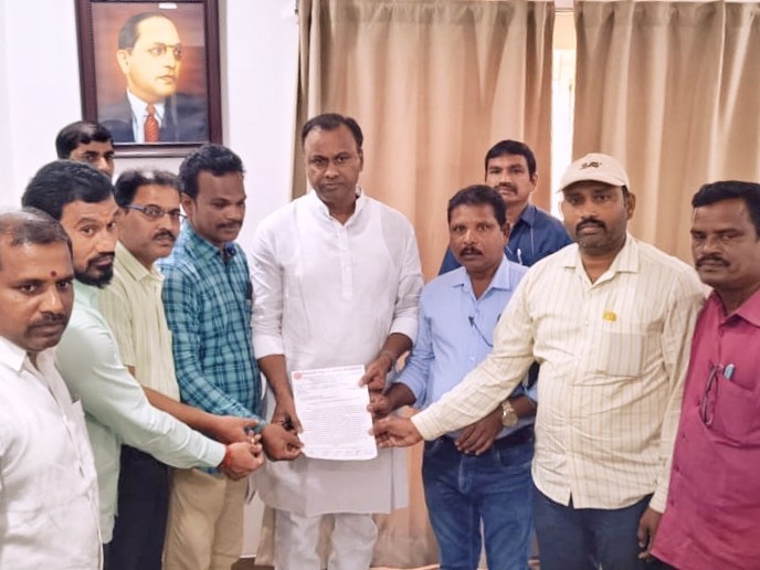 ఎమ్మెల్యేకు యుటీఎఫ్ నాయకుల వినతి