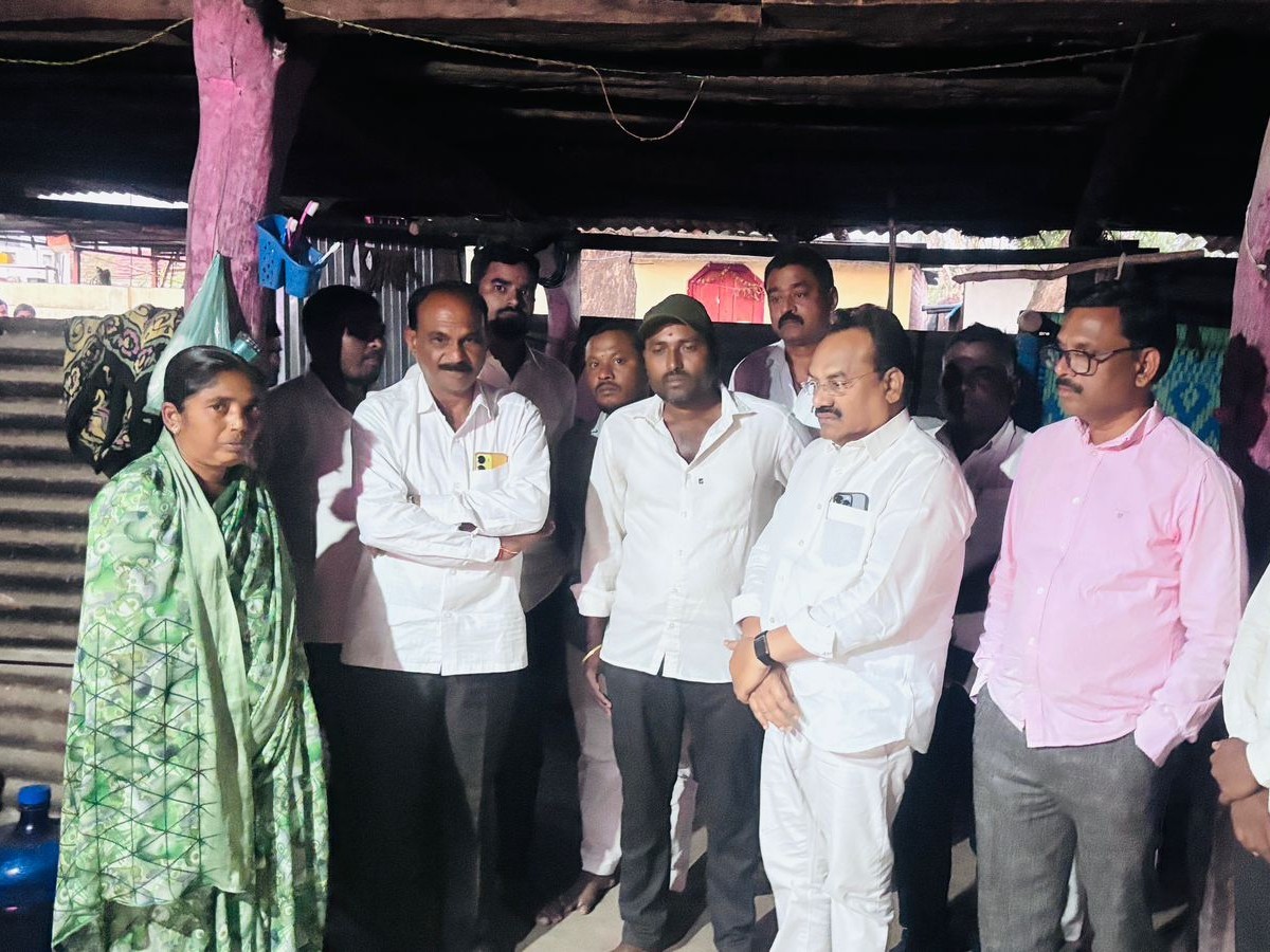 సిరికొండలో పర్యటించిన ఆదిలాబాద్ ఎంపీ నగేశ్