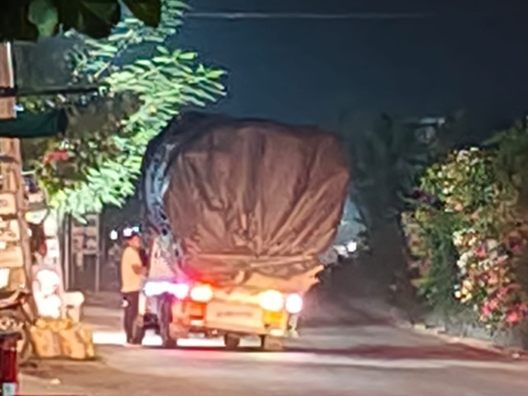 వ్యవసాయ మార్కెట్ చెక్ పోస్ట్ వద్ద అక్రమ వసూళ్లు