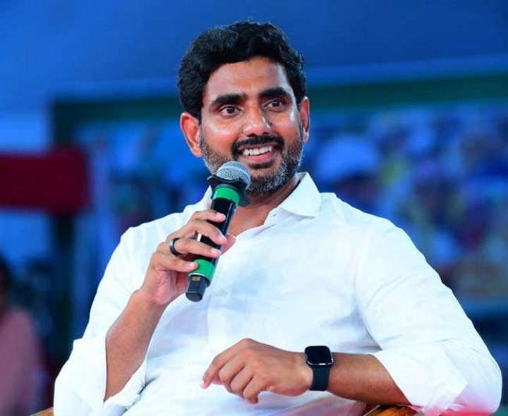 జ్యోతిరావు పూలేకు ఘన నివాళి: లోకేష్
