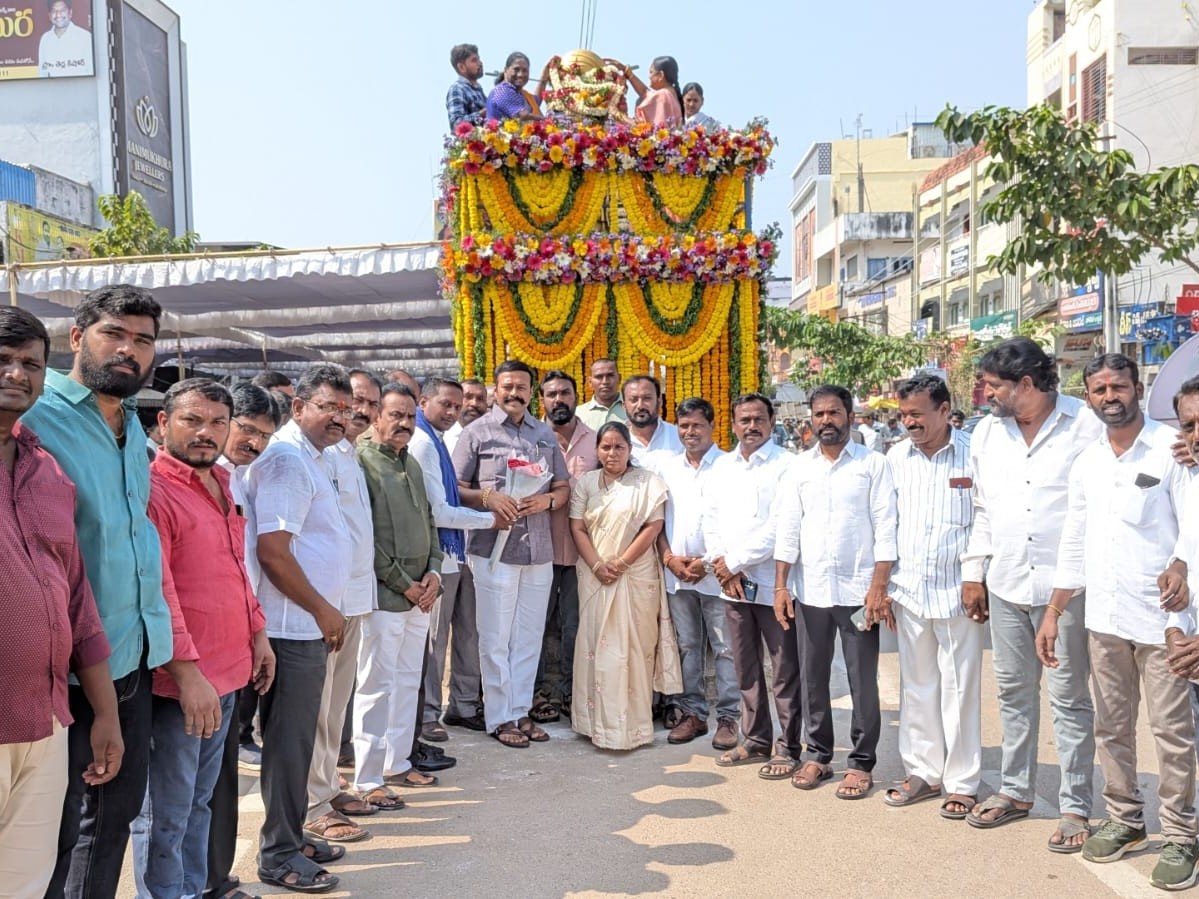 ‘బడుగు బలహీన వర్గాల ఆశాజ్యోతి మహాత్మ జ్యోతిబాపూలే’