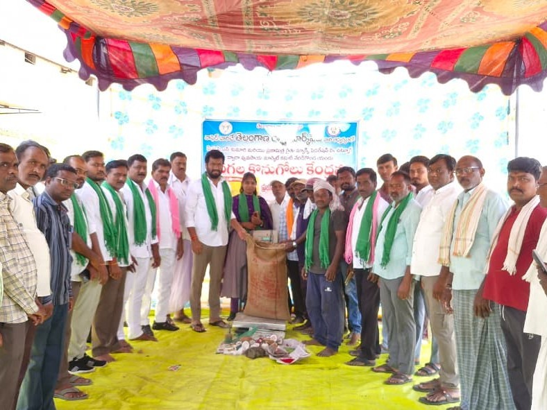 దళారులను నమ్మి రైతులు మోసపోవద్దు: MLA అనిల్ జాదవ్