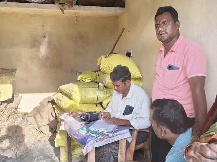 కొత్లాపూర్ ప్రజలకు ఊరట.. ఒకేసారి 3 నెలల రేషన్ పంపిణీ!