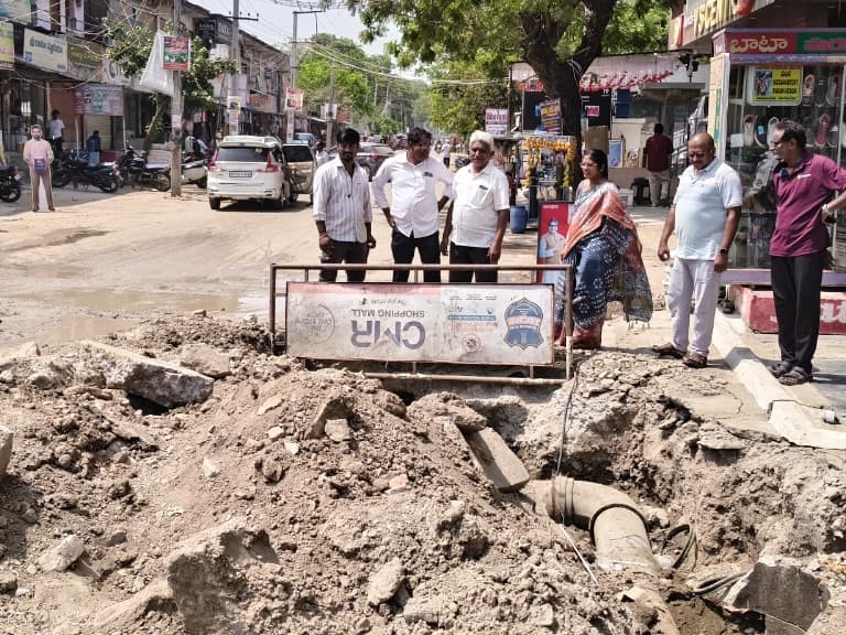 ‘పైప్ లైన్ లీకేజీ పనులు పూర్తి చేయాలి’