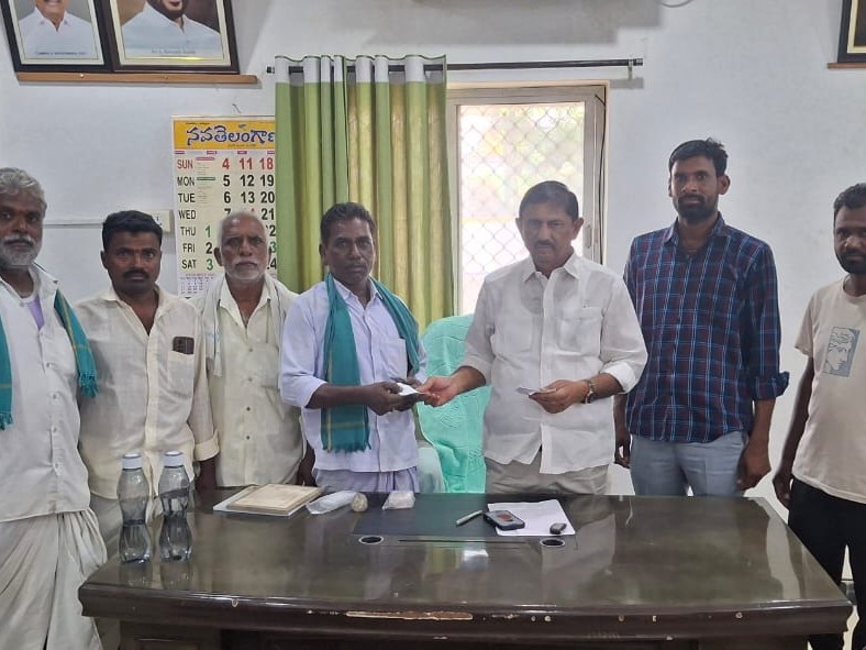 మొక్కజొన్న రైతులకు టోకెన్లు జారీ