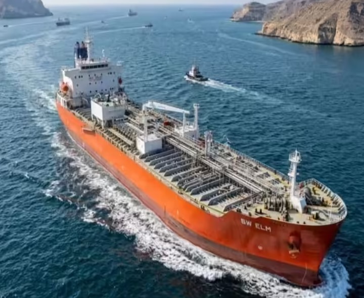 హర్మూజ్ జలసంధిని దాటిన భారత్ నౌక