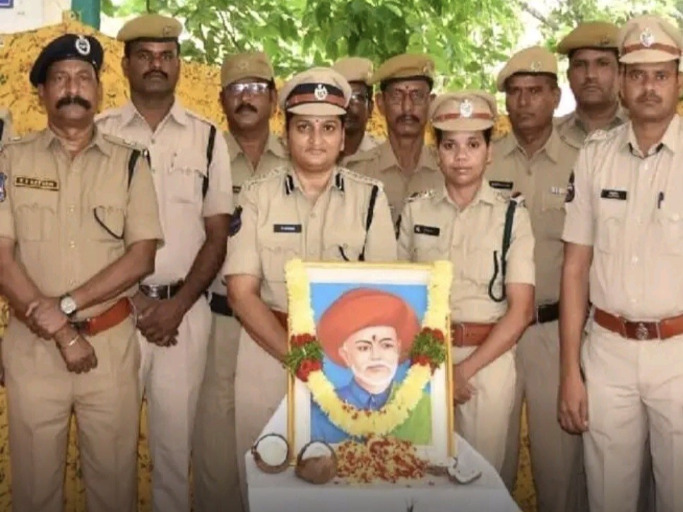 ‘సంస్కరణలకు పూలే మార్గదర్శకుడు’