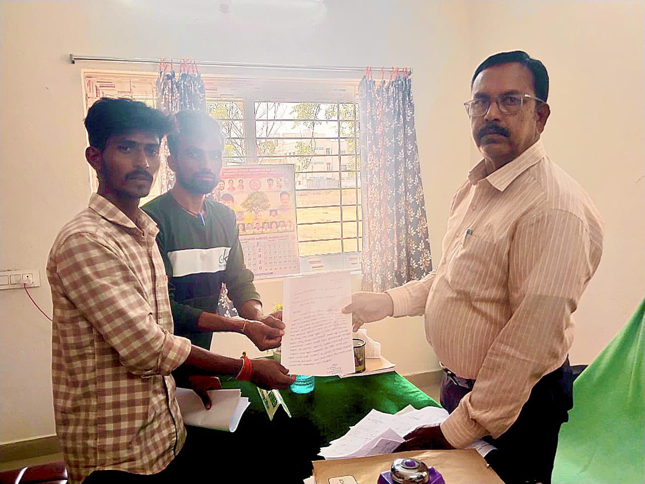 చిరుతను బంధించాలాని వినతి