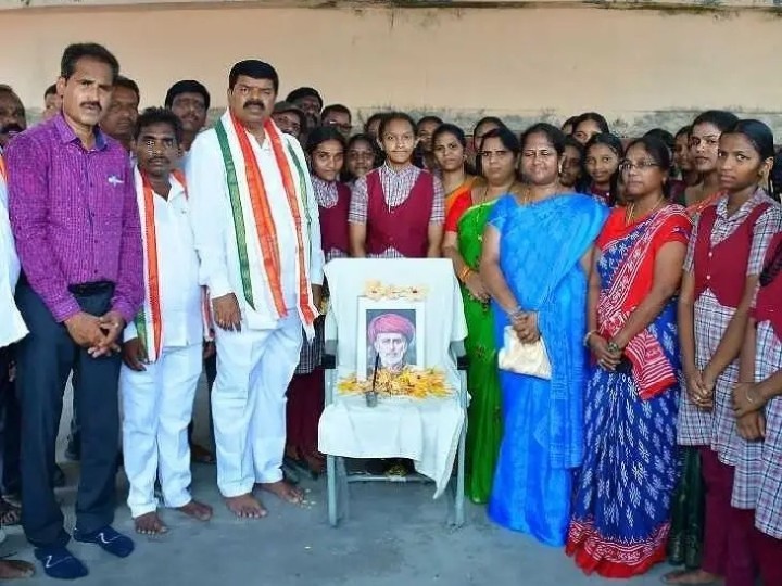 ‘విద్యా వికాసానికి  పూలే చేసిన కృషి చిరస్మరణీయం’