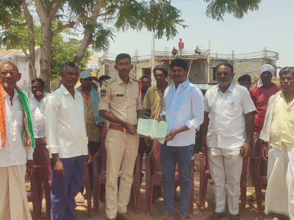 ‘ట్రాఫిక్ నిబంధనలు పాటించి ప్రమాదాలు నివారించాలి’