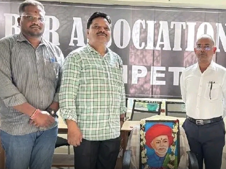 ‘మహిళా విద్యాకు పూలే బాటలు’