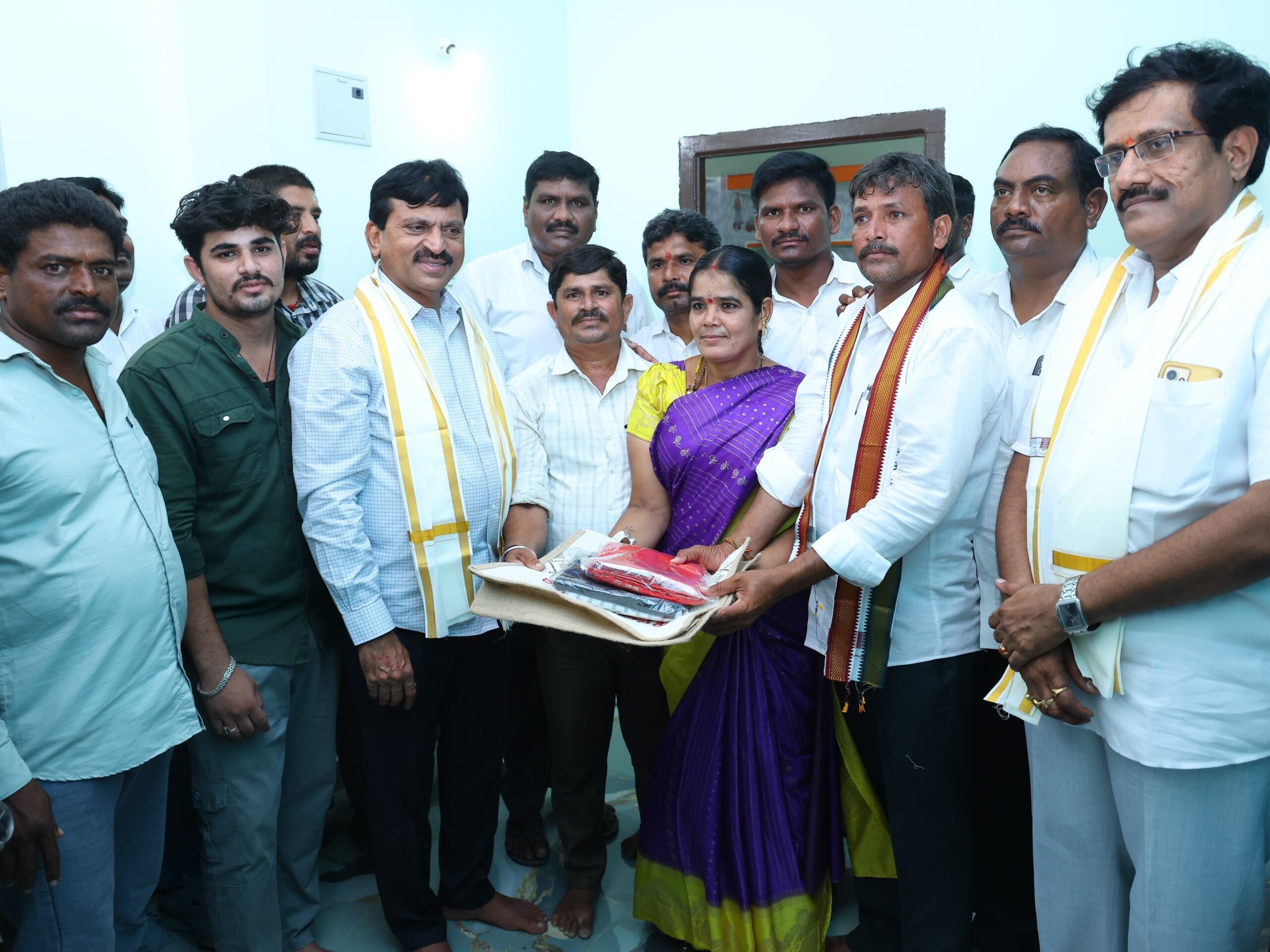 1.35 కోట్లతో రోడ్డు పనులకు శంకుస్థాపన