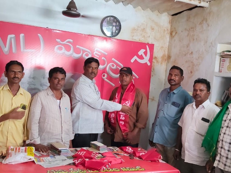 సీపీఐ ఎంఎల్ పార్టీలో భారీగా చేరికలు