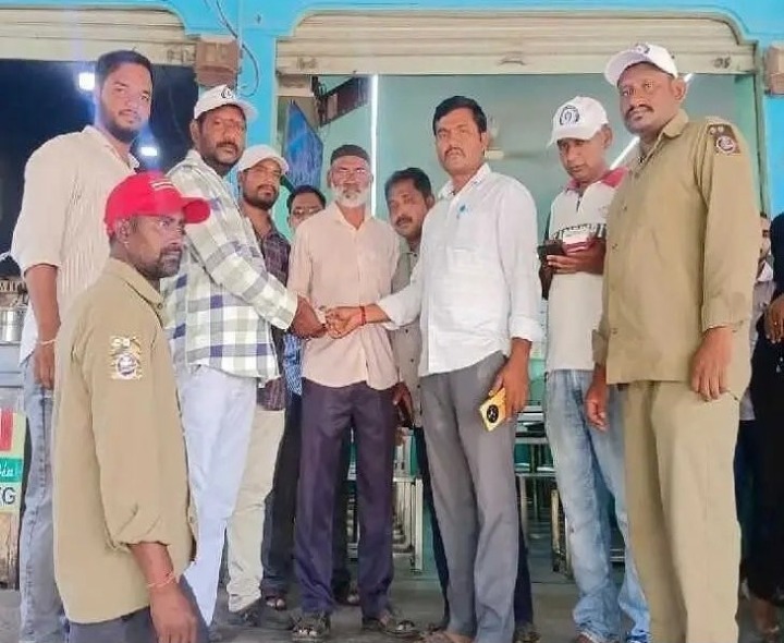 సింగిల్ యూస్ ప్లాస్టిక్ కవర్లు స్వాధీనం.. జరిమానా