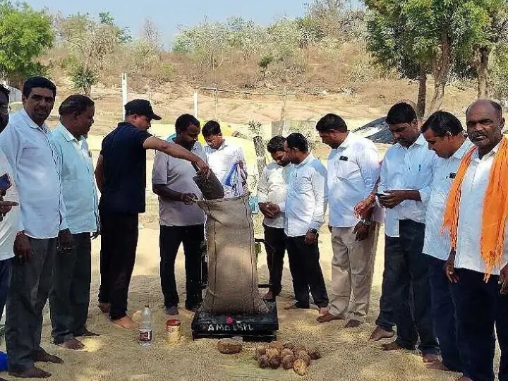 ‘కొనుగోలు కేంద్రాల్లో ధాన్యం కొనుగోలు చేయాలి’