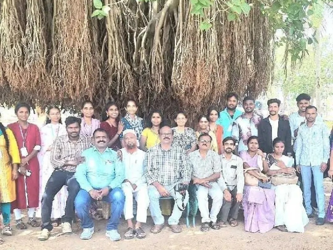 ఎస్ఆర్ఆర్ కళాశాల విద్యార్థుల బొటానికల్ టూర్