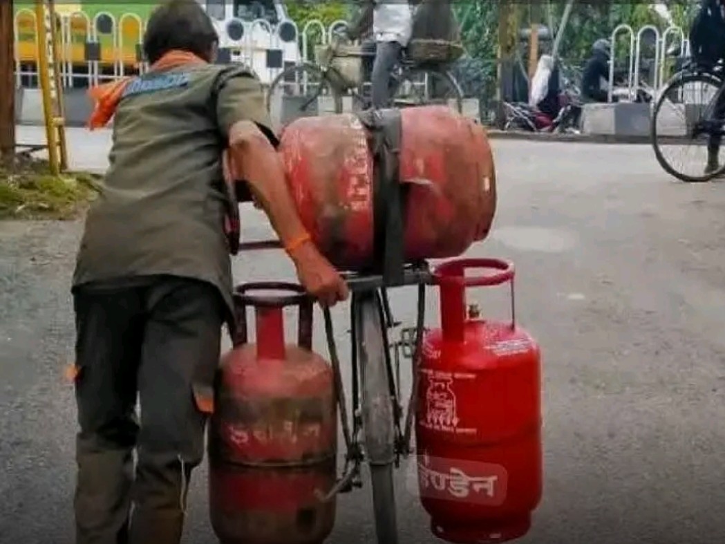 జిల్లాలో గ్యాస్ సెగలు.. సామాన్యుడిపై ధరల భారం!