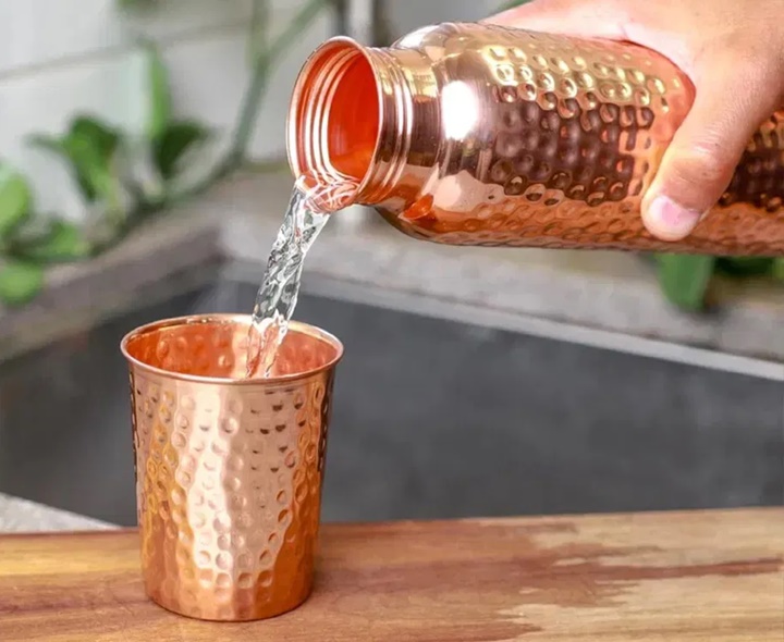 రాగి పాత్రలోని నీళ్లు.. అమృతం లాంటివి!