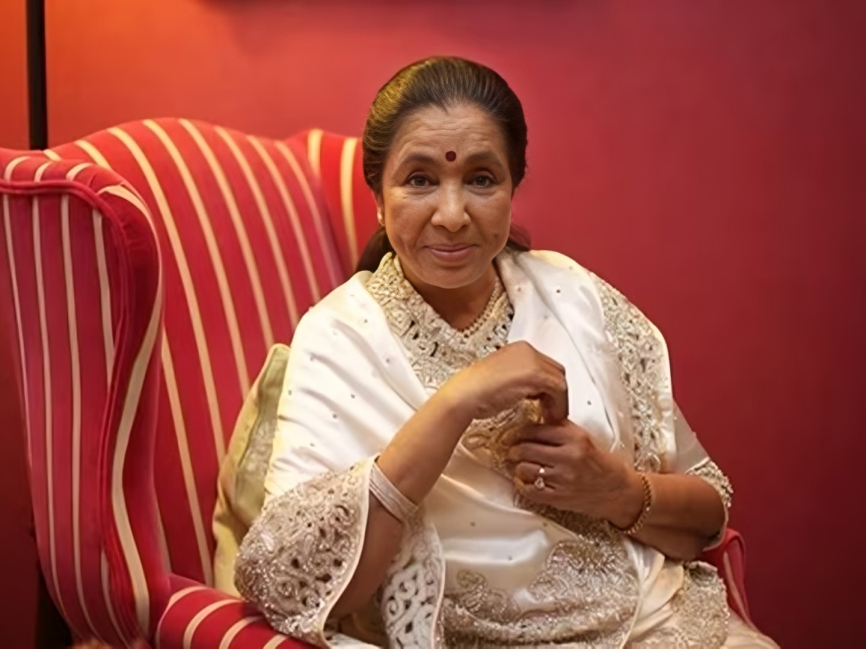 లెజెండరీ సింగర్ ఆశా భోస్లే కన్నుమూత