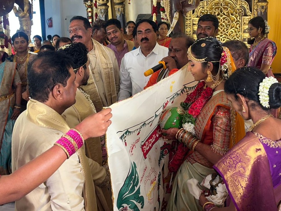 వివాహ వేడుకలో పాల్గొన్న మాజీ మంత్రి