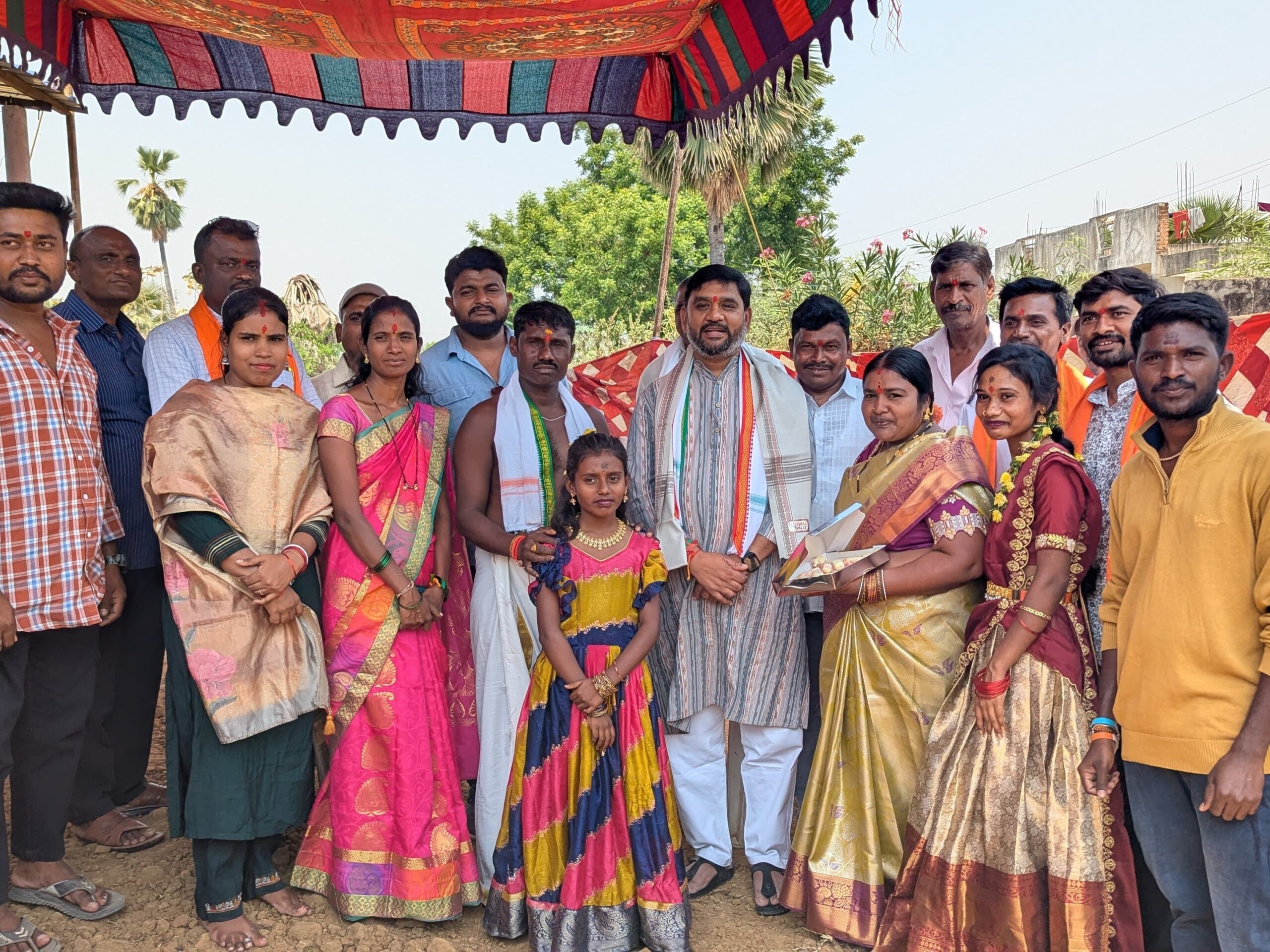 వర్షాకాలం లోపు ఇండ్ల నిర్మాణాన్ని పూర్తి చేసుకోవాలి: MLA