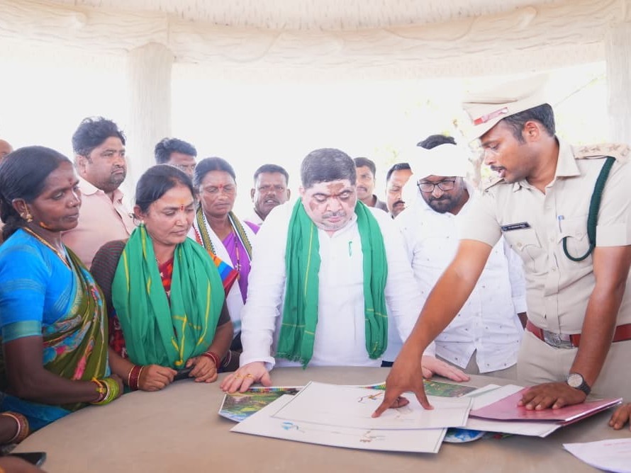 అర్బన్ ఫారెస్ట్ పార్క్ పనులు పరిశీలించిన మంత్రి