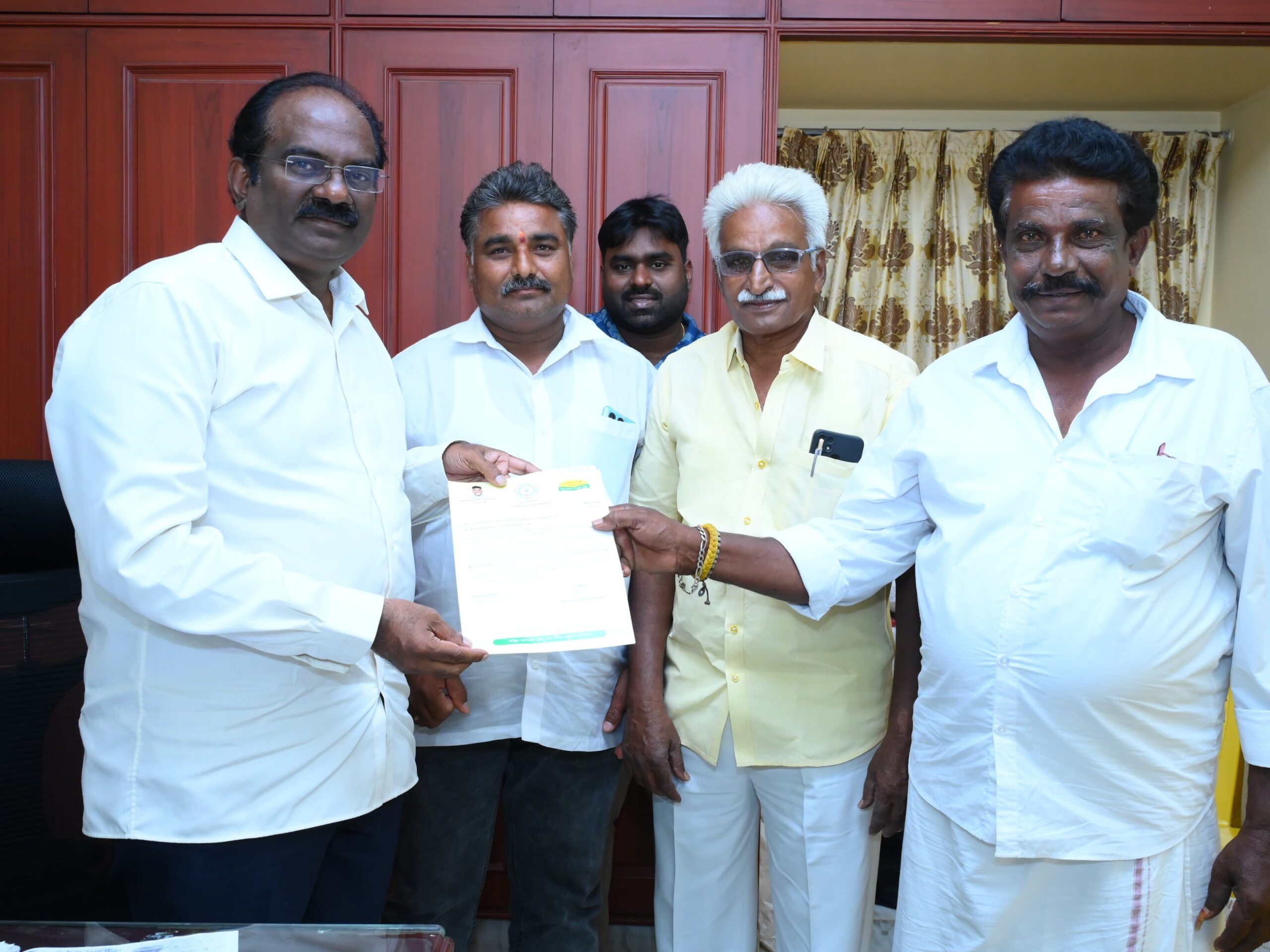 రేపల్లెలో CMRF చెక్కుల పంపిణీ