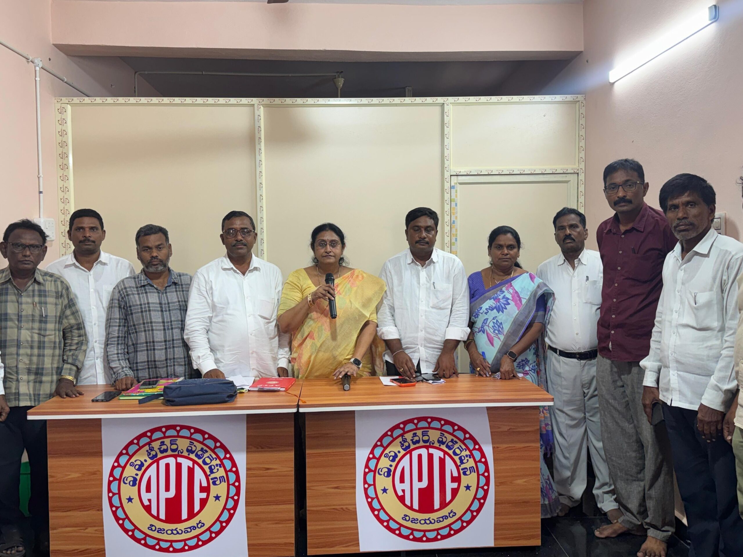 ‘టెట్ నుంచి మినహాయింపు ఇవ్వాలి’