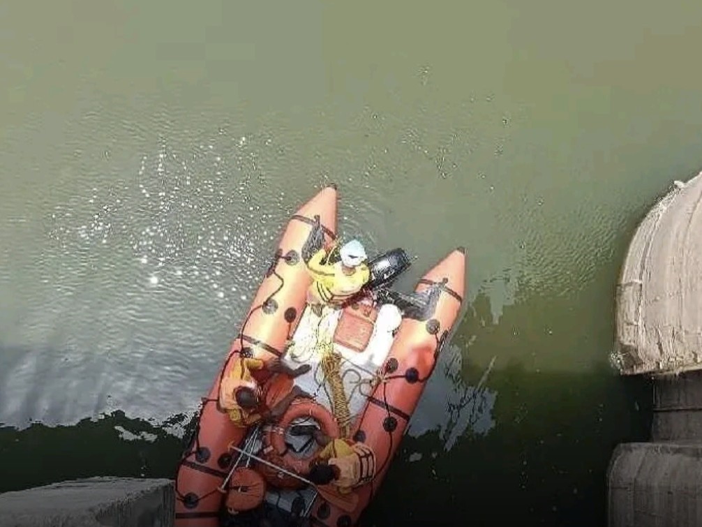 జూరాల ప్రాజెక్టులో దూకి యువకుడి ఆత్మహత్య