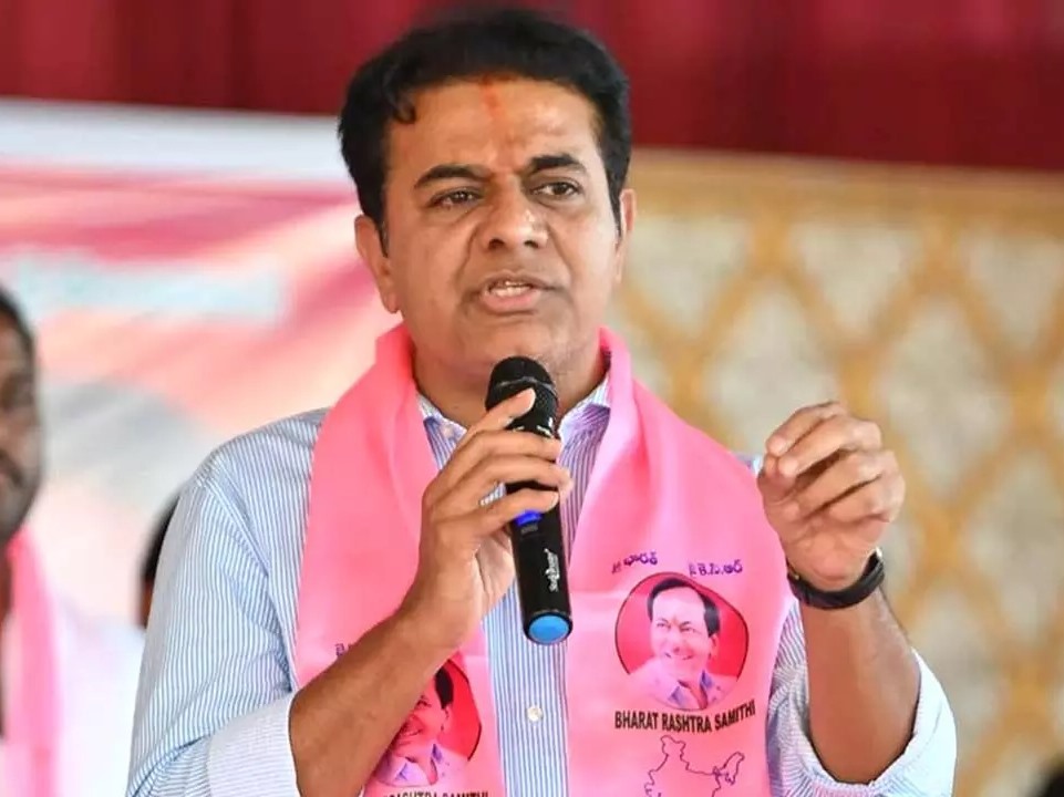 ప్రజల తీర్పును కాంగ్రెస్ కాలరాసింది: కేటీఆర్