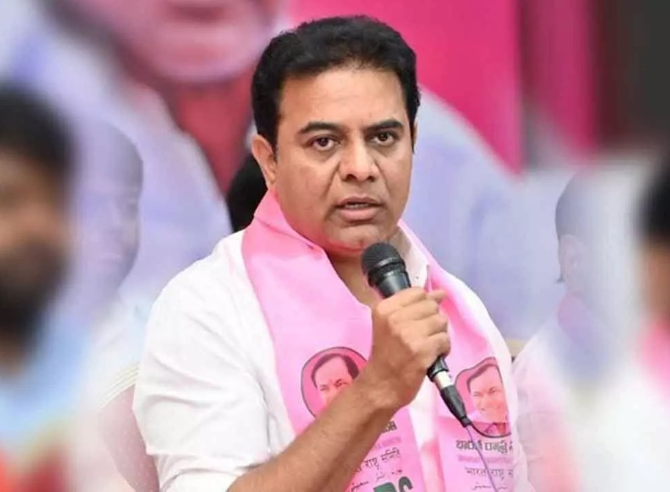 ‘దోచుకో.. దాచుకో’ ప్రభుత్వం నడుస్తోంది: కేటీఆర్