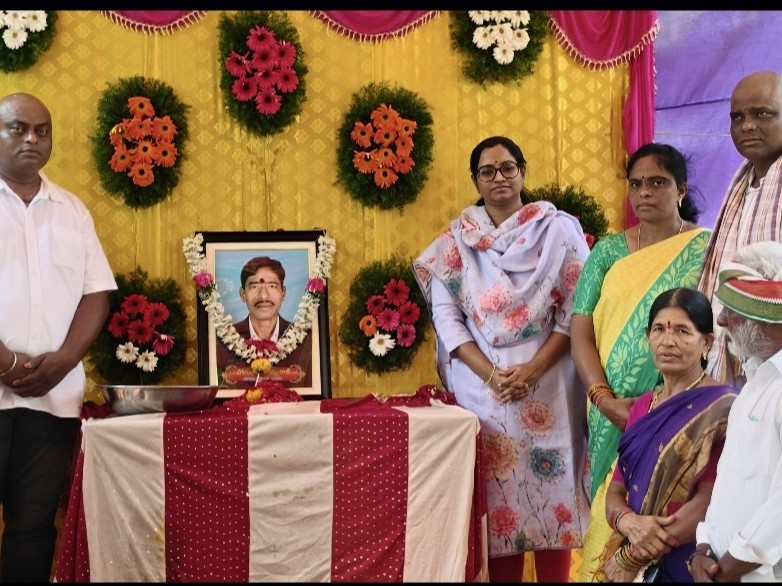 మృతుడి కుటుంబానికి ధైర్యం చెప్పిన ఎంపీ