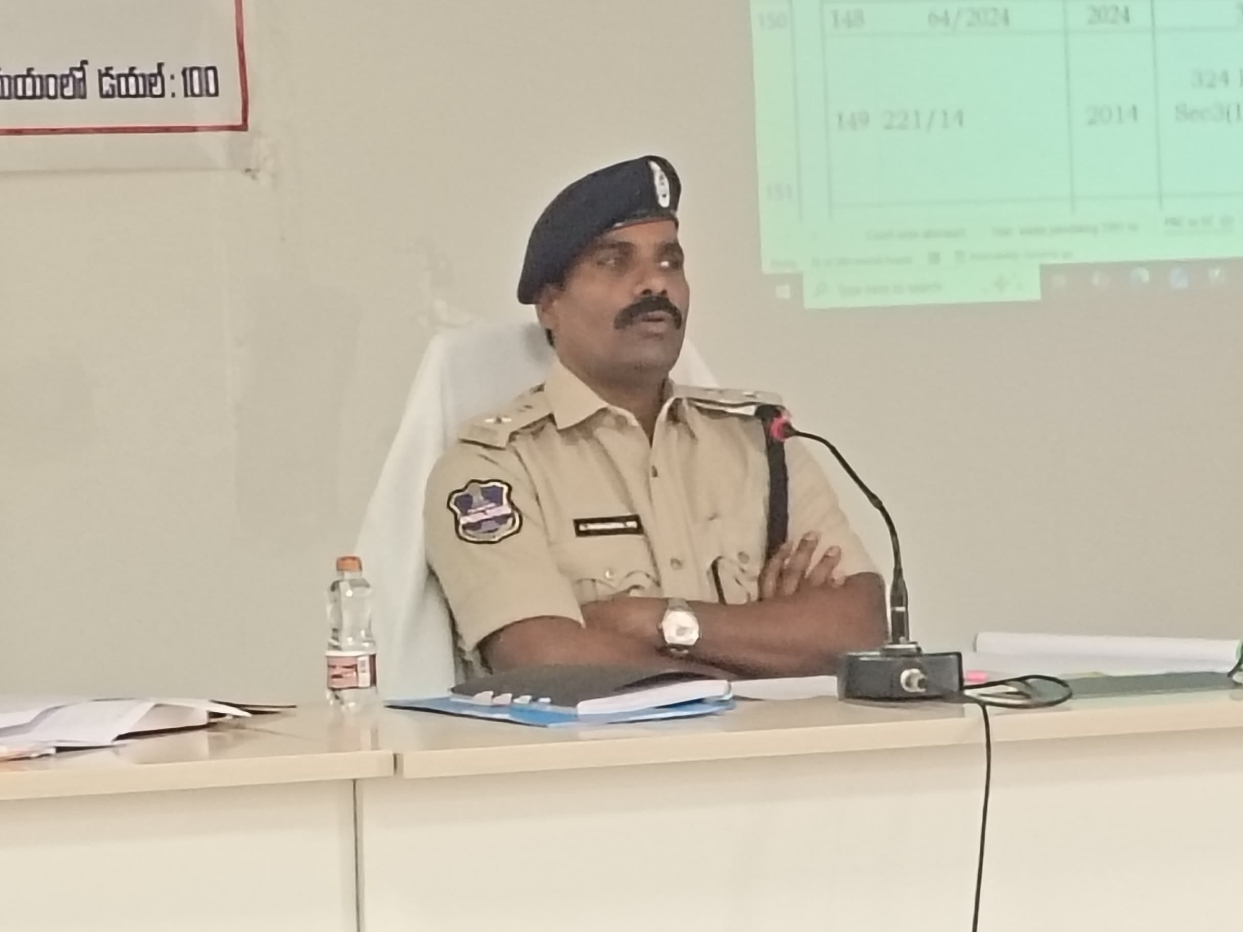 సైబర్ నేరగాళ్లతో జాగ్రత్త: ఎస్పీ