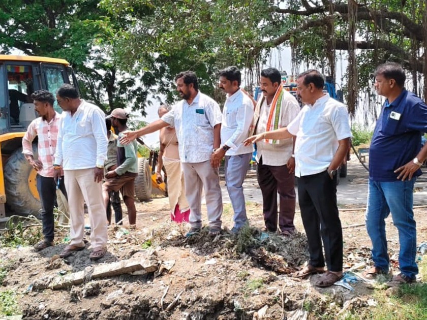 పనులను పరిశీలించిన జిల్లా ప్రధాన కార్యదర్శి