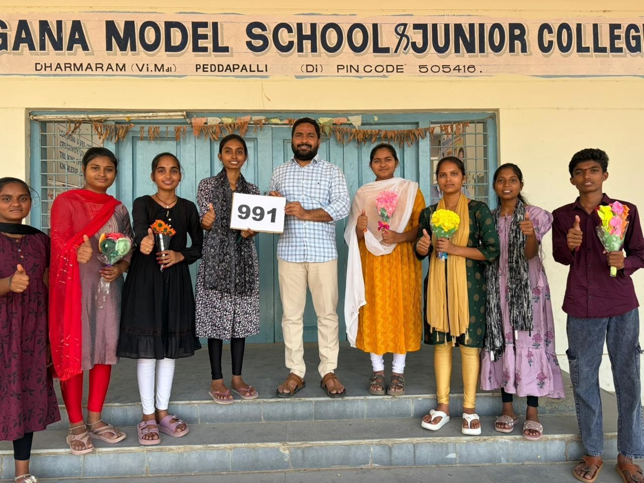 సత్తా చాటిన తెలంగాణ ఆదర్శ కళాశాల విద్యార్థులు