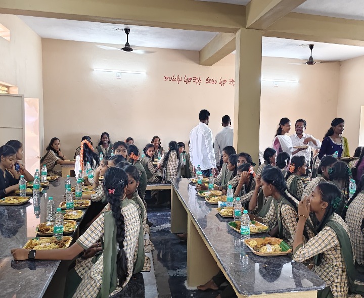 భోజనశాల నిర్మాణం ప్రారంభం