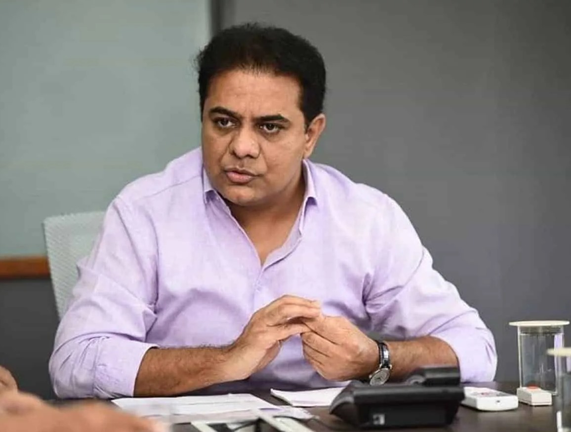 ఆ నలుగురూ గొప్ప సీఎంలు: KTR