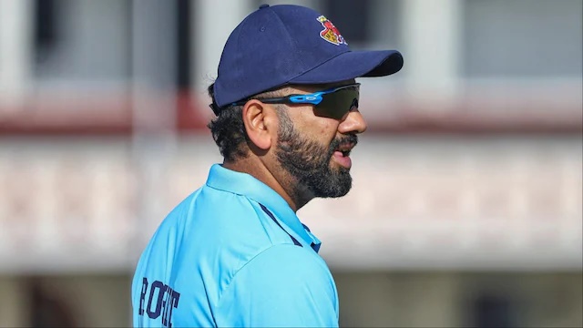 రోహిత్ రిటైర్డ్ హార్ట్‌.. క్రీజులోకి సూర్యకుమార్