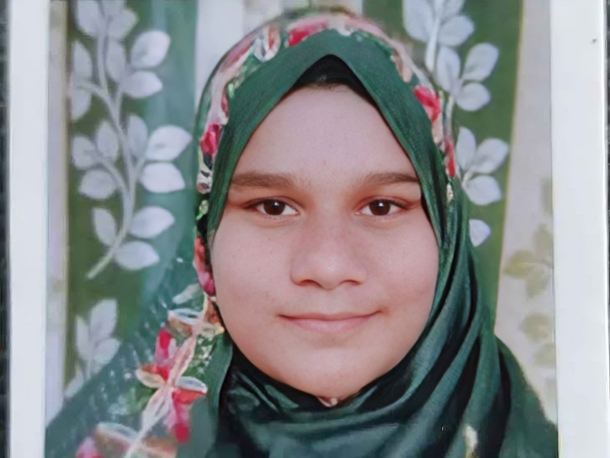 తండ్రి ఆటో కార్మికుడు.. కుమార్తె టాపర్..!