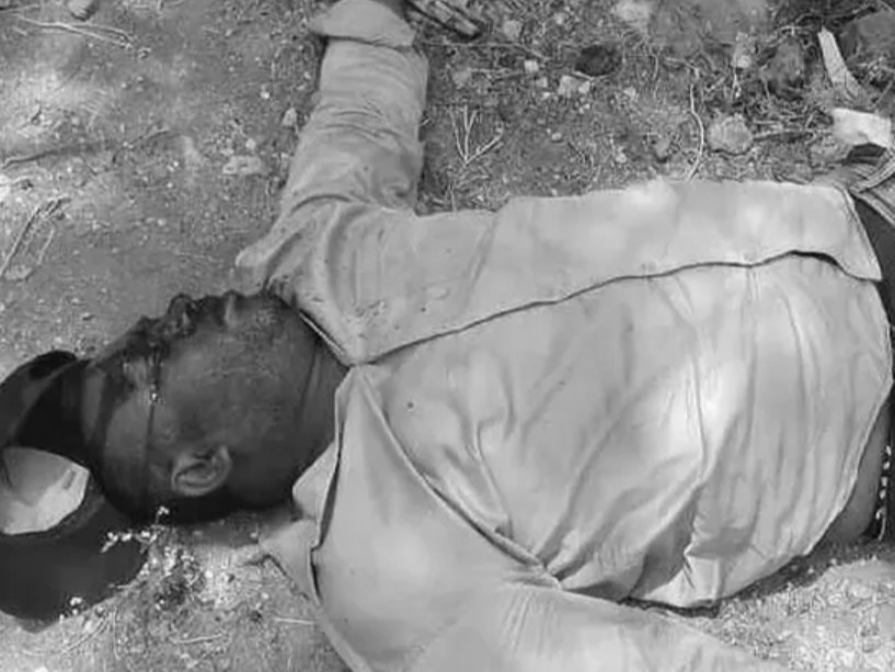 రోడ్డు ప్రమాదంలో పూల వ్యాపారి మృతి