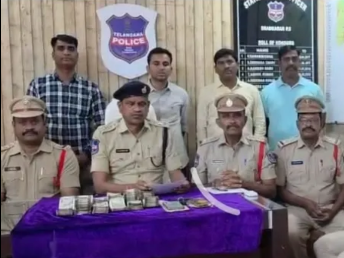 పూజల పేరిట మోసం.. ఇద్దరు అరెస్ట్