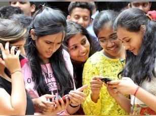 100% ఉత్తీర్ణతతో సత్తా చాటిన మూడు ప్రభుత్వ కళాశాలలు